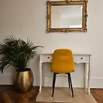 Highstay Arc De Triomphe